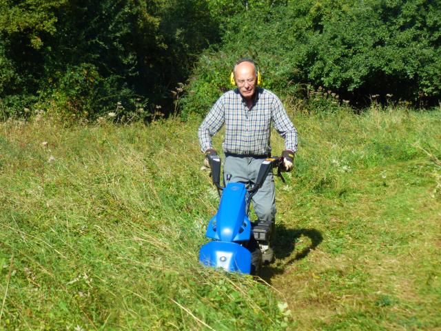 Colin cutting Snakeholme Meadows (John Davison) 070923